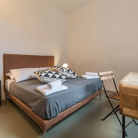 Iflat Esquilino Industrial Loft Apartment *